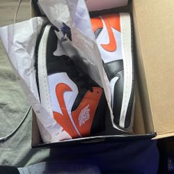 Air Jordan 1 Mid