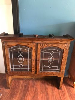 FREE 2-Door Hutch