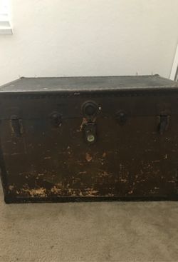 Vintage chest