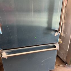 VIKING. BUILT—IN—BOTTOM. FREEZER REFRIGERATOR. 36”