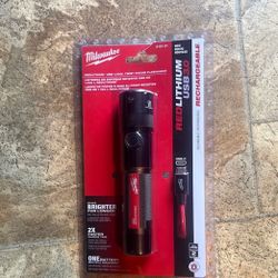 Milwuakee 1100 Lumen Flashlight