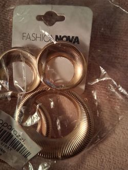 Fashion nova earrings new