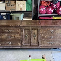 9 Drawer - Antique Thomasville Dresser