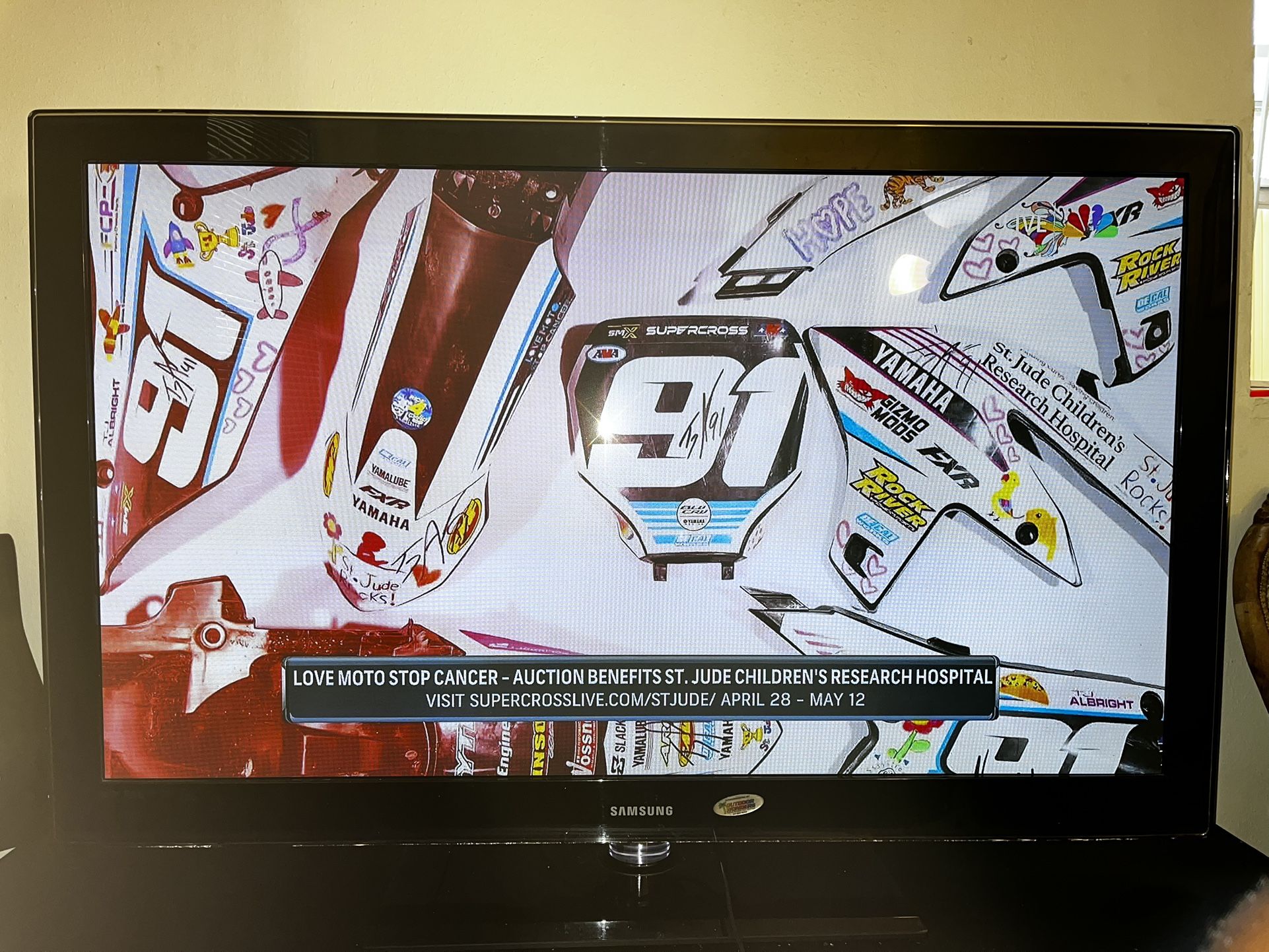flatscreen tv 60in