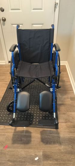 Drive Lightweight Folding Wheelchair – Like New!