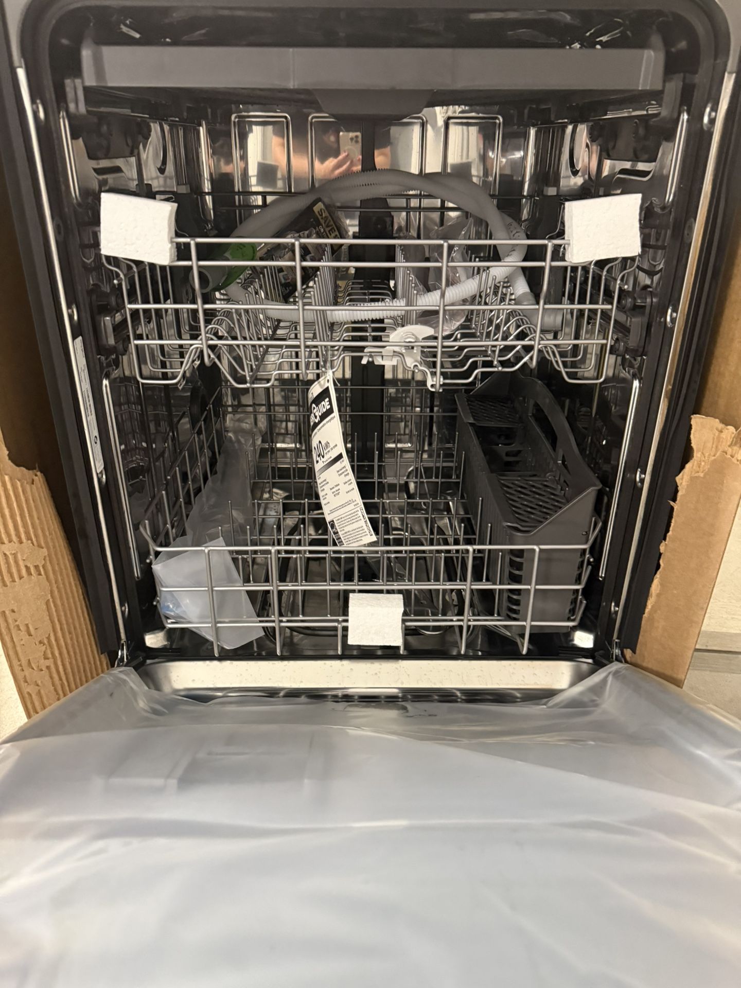 24 Fingerprint Resistant Stainless Steel Top Control Built In