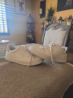 COACH SNEAKERS ALMOST NEW