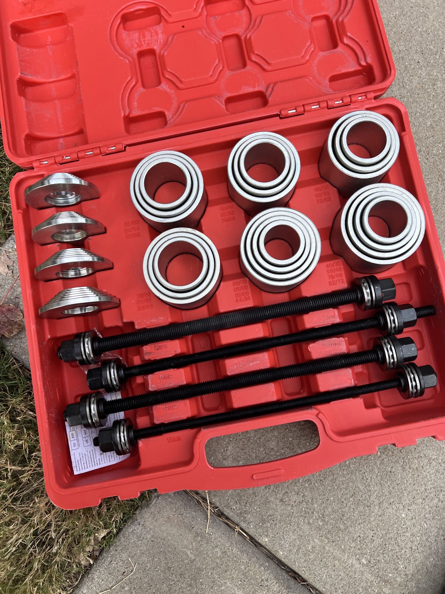 Pull and Press Sleeve Kit with 28 Pcs Univ Remove Bushes Bushing Bearings Seals New never used