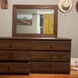 Dresser W/ Mirror