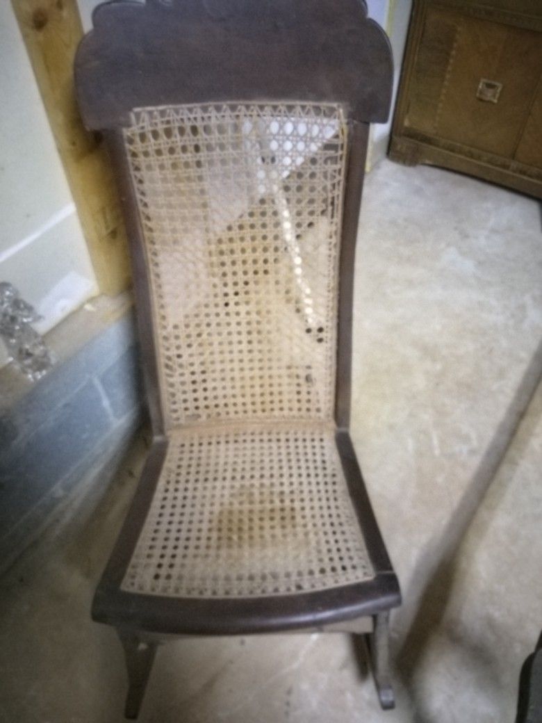 Antique wicker Wood Rocker