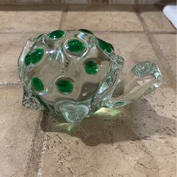 VINTAGE ART GLASS CLEAR TURTLE WITH GREEN SPOTS FIGURINE PAPERWEIGHT