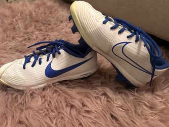 Nike softball cleats
