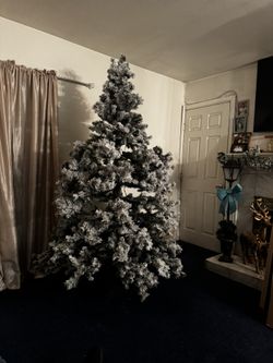 25 feet of artificial Christmas tree