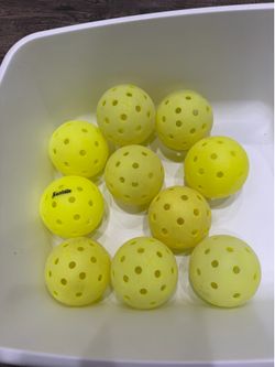 10 Used Outdoor Pickleballs