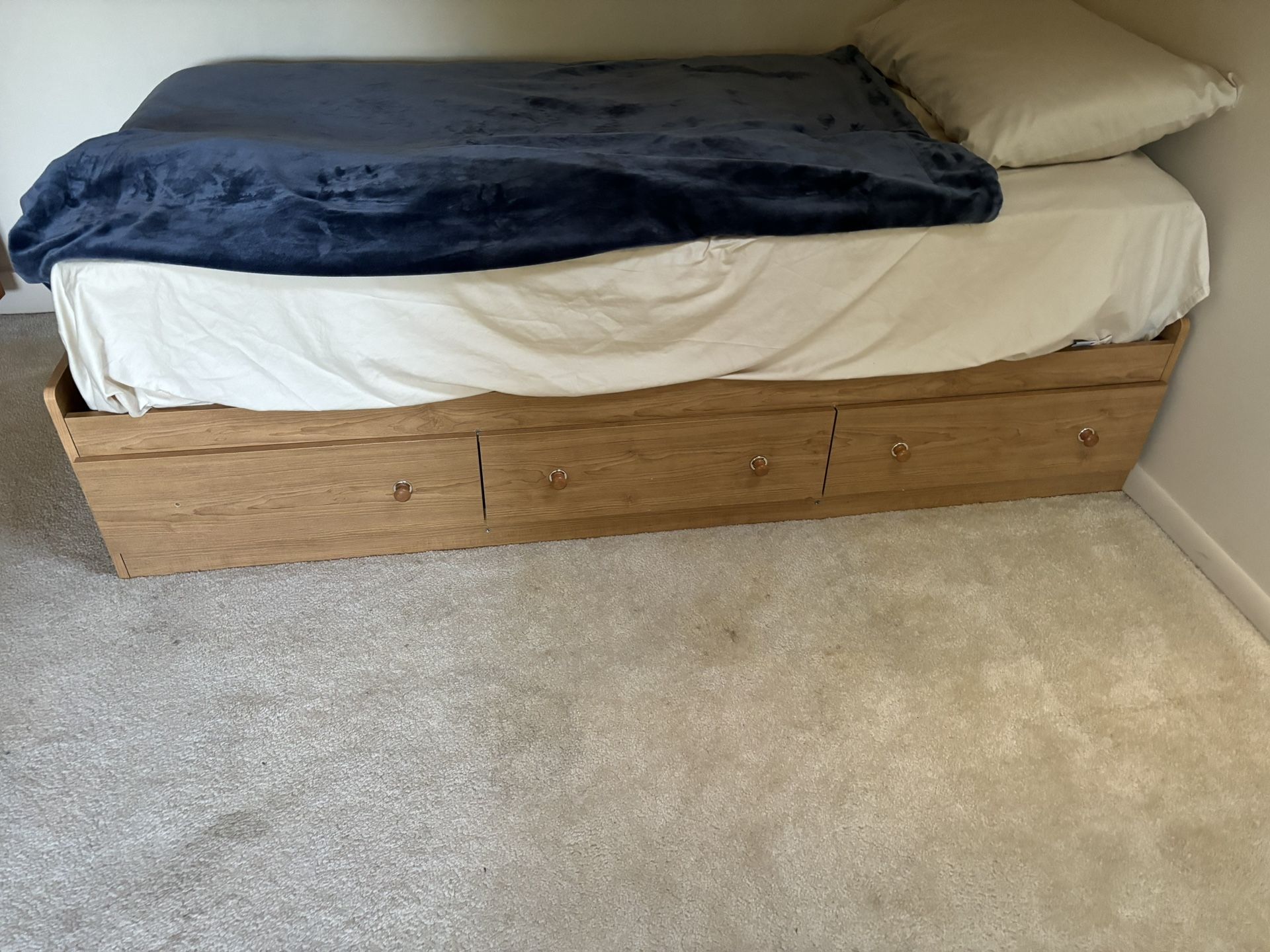 Twin Size Bed With Drawers