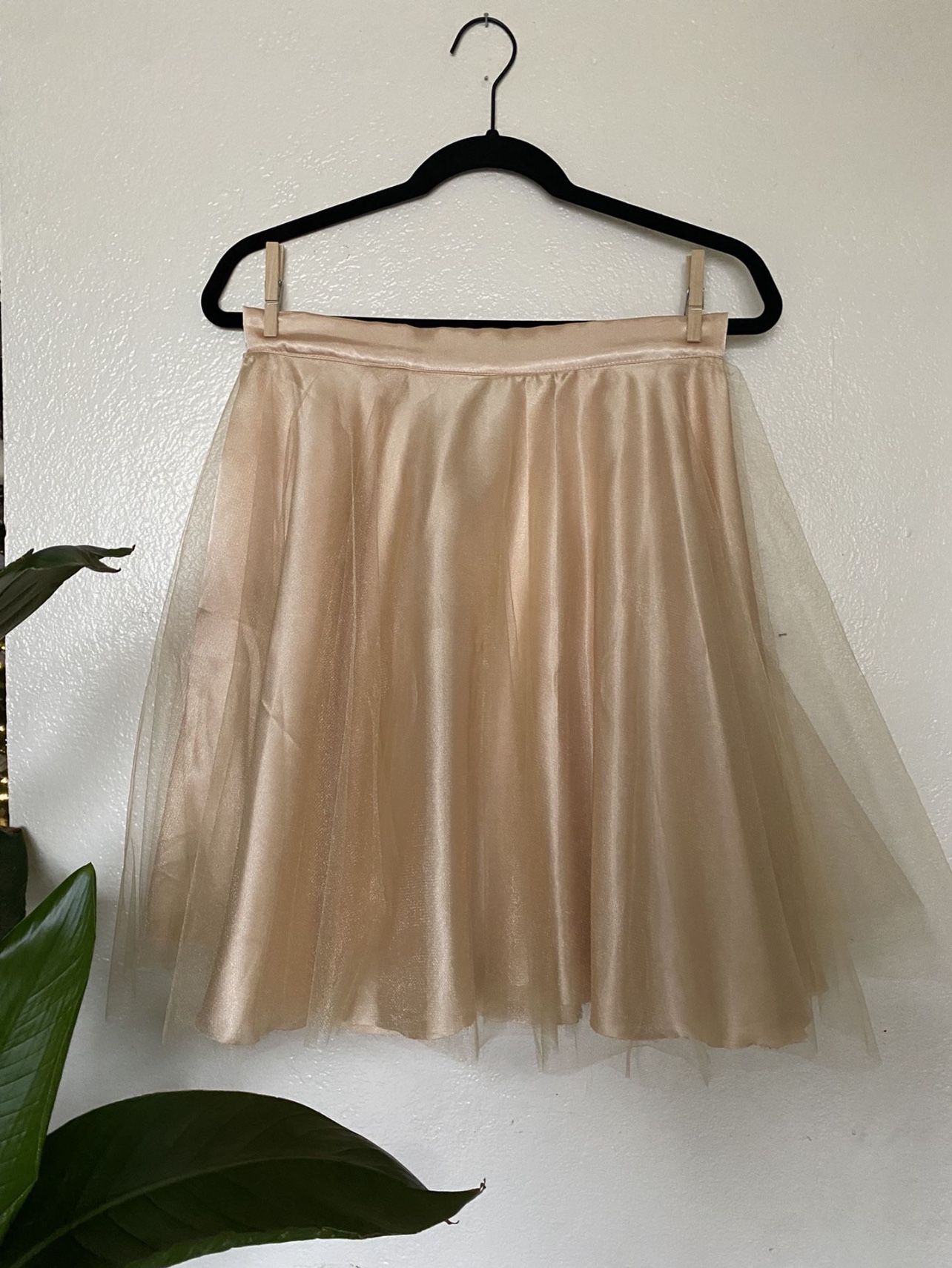 Holiday Oufit Inspo ✨ Vintage Peach Satin + Tulle Skirt 