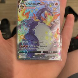 Shiny Charizard, Vmax extremely good condition