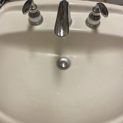 Pedestal Sink With Faucet