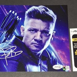 🔥 Jeremy Renner Autographed 8x10 JSA COA 🔥