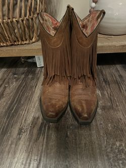 Ariat Gold Rush Fringe Cowboy Boots – Women’s 8B