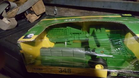 Cast iron Ertl 348 JD baler toy