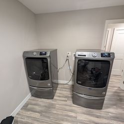 Maytag washer and dryer with pedestals