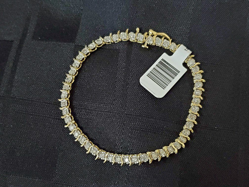 Ladies 10K Gold Diamond Tennis Bracelet