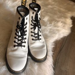 white doc martens women’s size 6