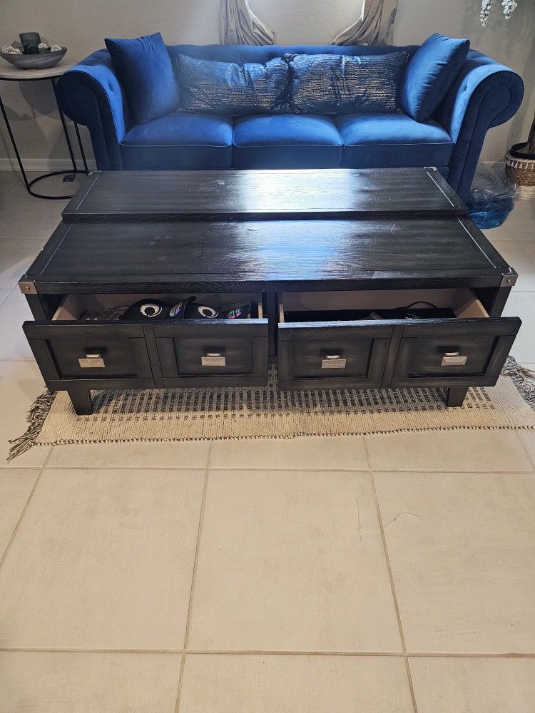 Coffee Table With 2 End Tables