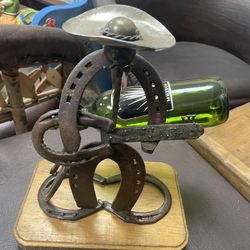 New 6 Horseshoes welded together rancher playing guitar bottle holder artesanias con herraduras