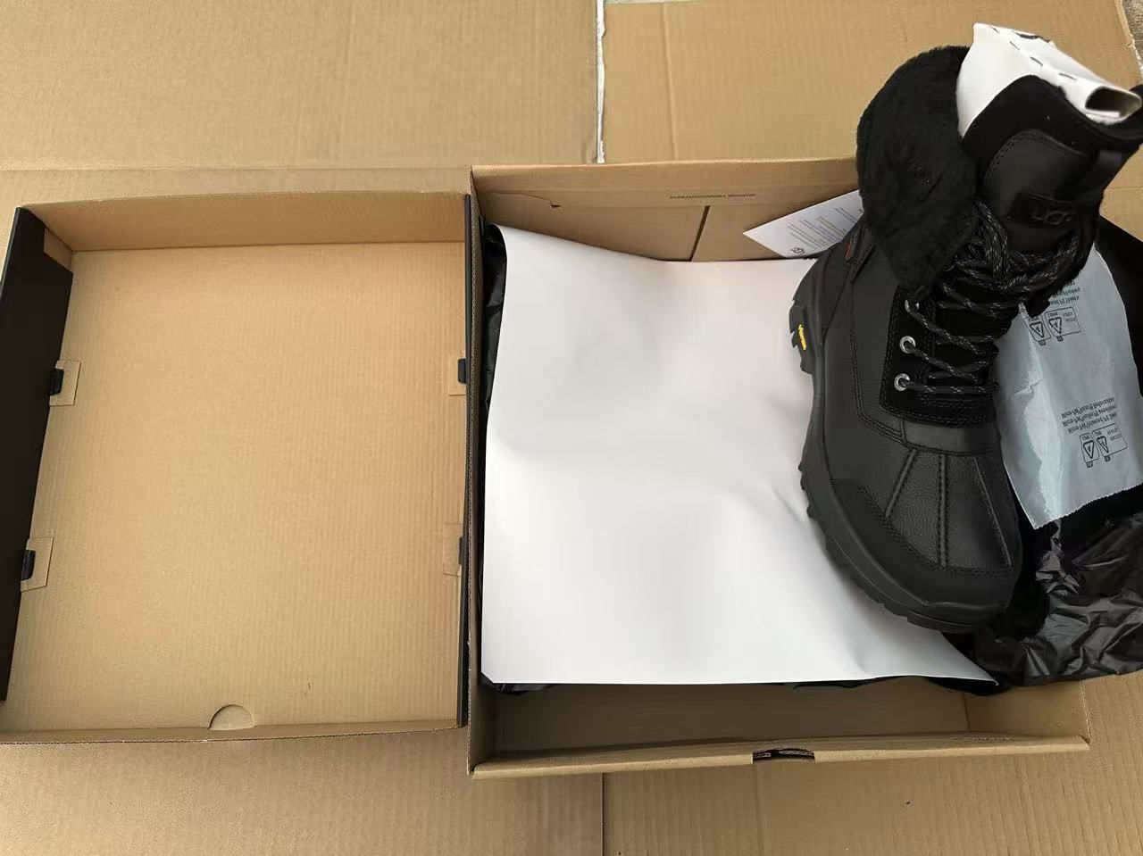 UGG Men Adirondack Boot XXV