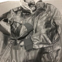 HIJEWE FAUX LEATHER JACKET SIZE SMALL