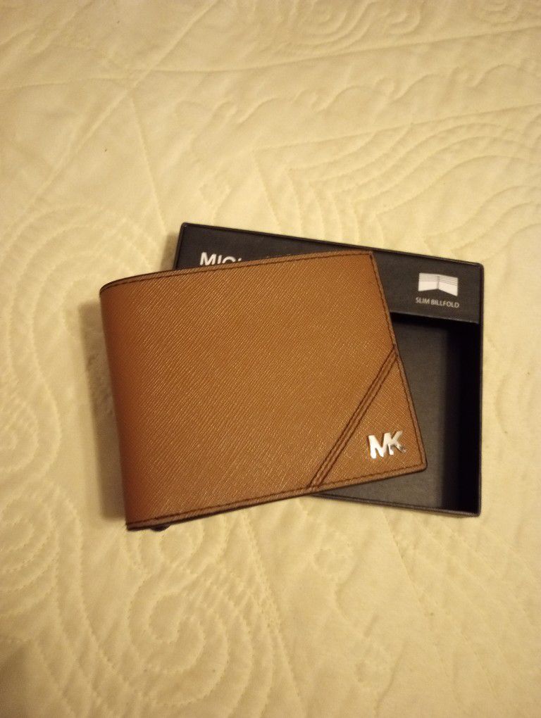 Michael Kors Men's Bifold Wallet With Metallic Logo 
