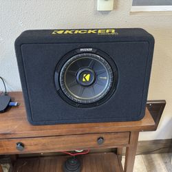 10in Kicker Comp Sub With 400 Watt Kicker Amp