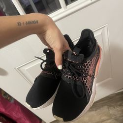 Pumas Women’s Shoes
