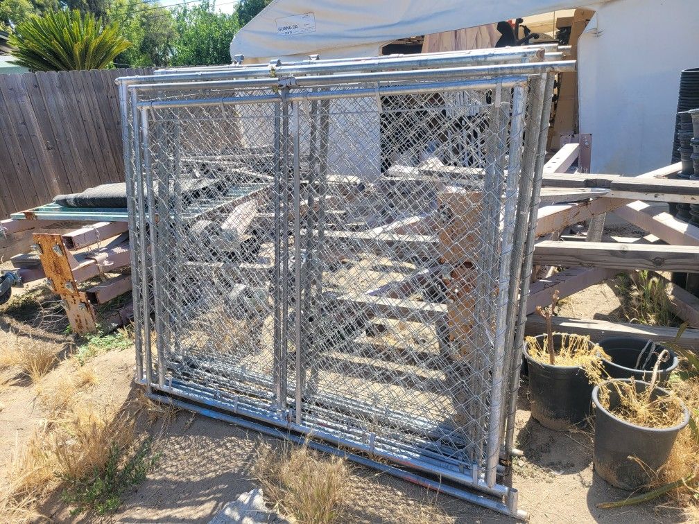 Chain Link Dog Kennel 10x10, 8 Panels
