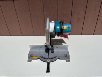Makita 10 “ Miter Saw LS1020  W/Stand&Vacum Bag