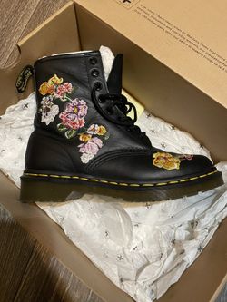 1460 Vonda 2 Dr Martens
