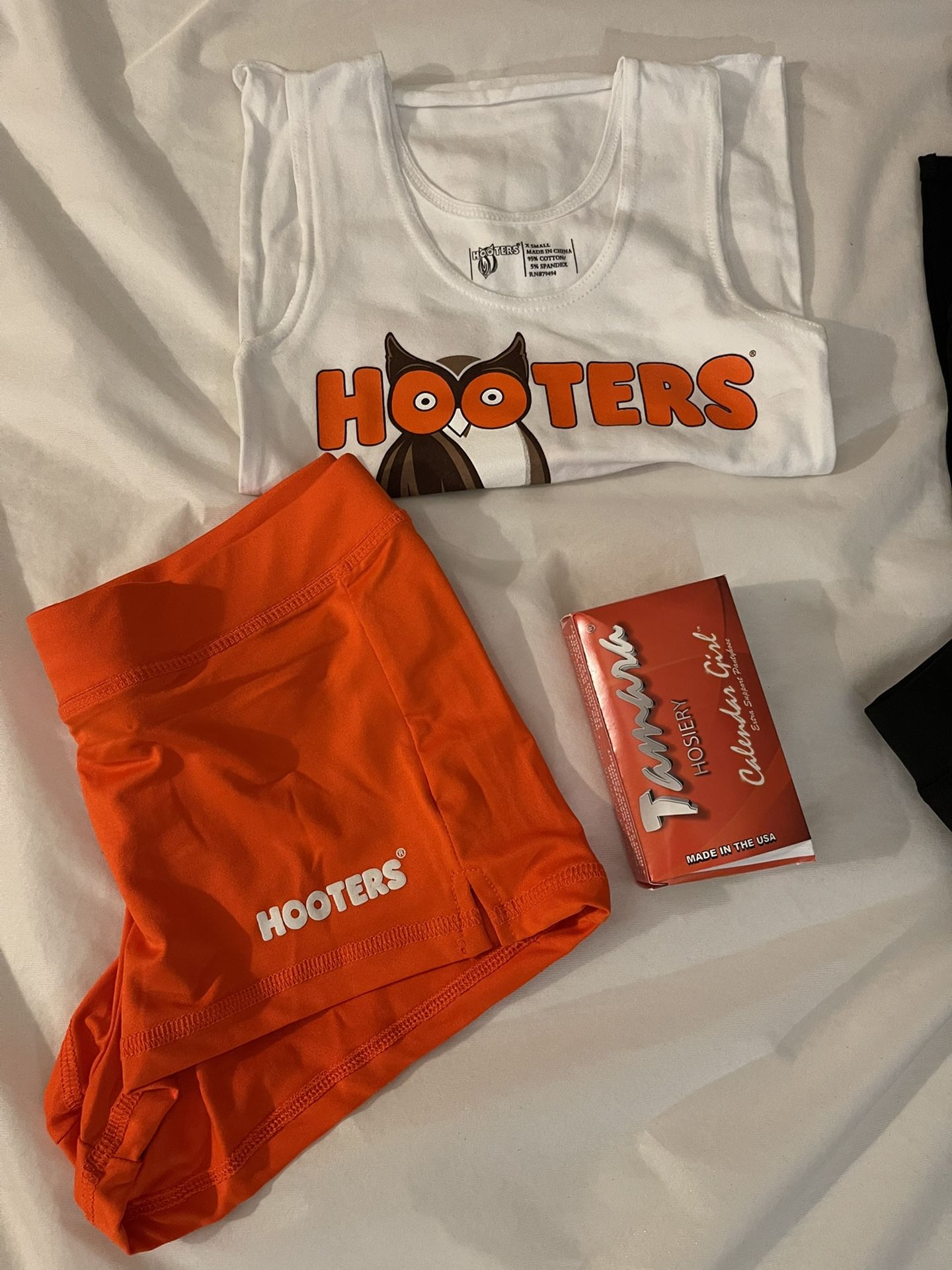 HOOTERS GIRL OUTFIT !!