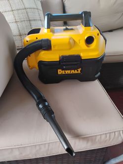 DeWalt vacuum