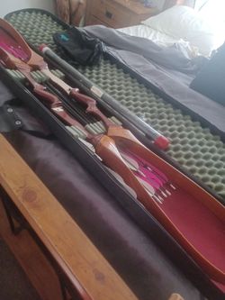 GS 300  2 Groves Spitfire bows vintage. 2 bows