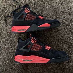 Jordan 4s Thunders