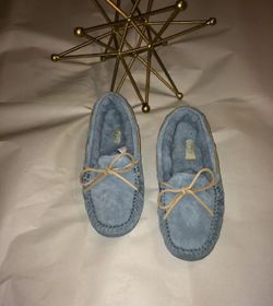 Uggs slippers