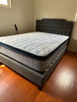 King size Mattress Pillow Top New bedframe sold separately