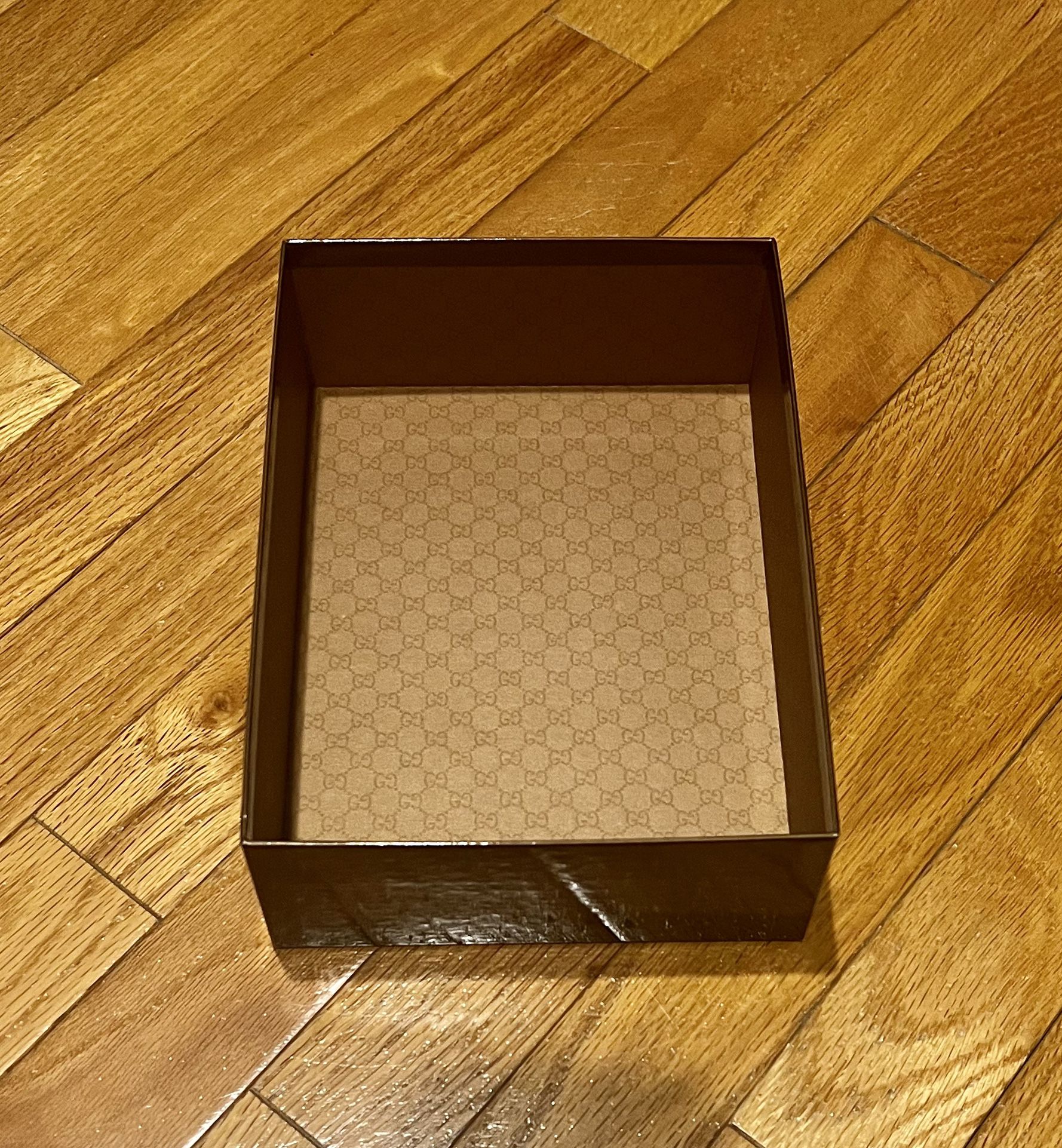 GUCCI Box with Lid, Ribbon, Tissue Paper and Tag for Sale in Rockville, MD  - OfferUp