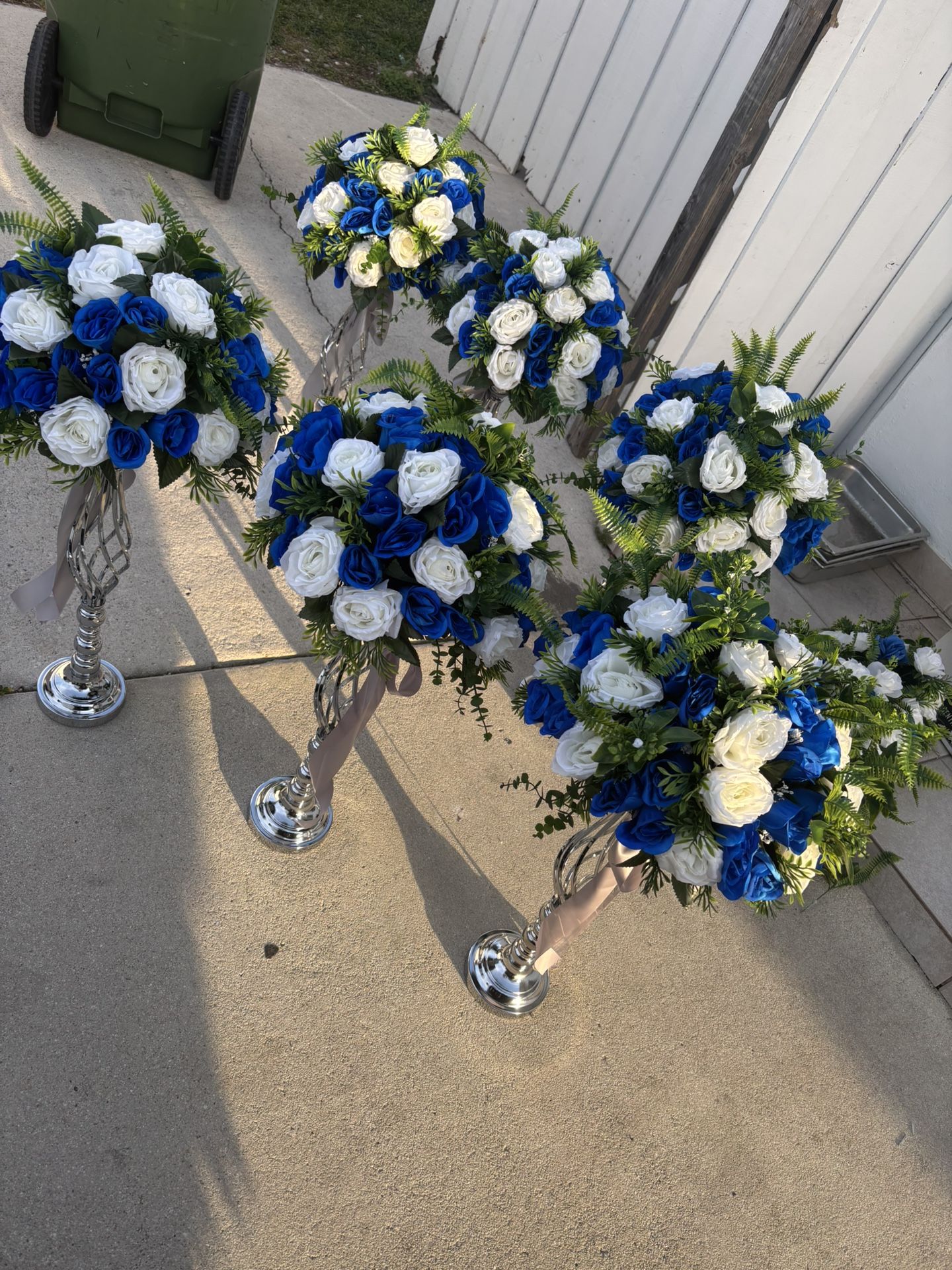 Royal Blue centerpiece decoration.
