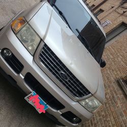 2004 Ford Explorer
