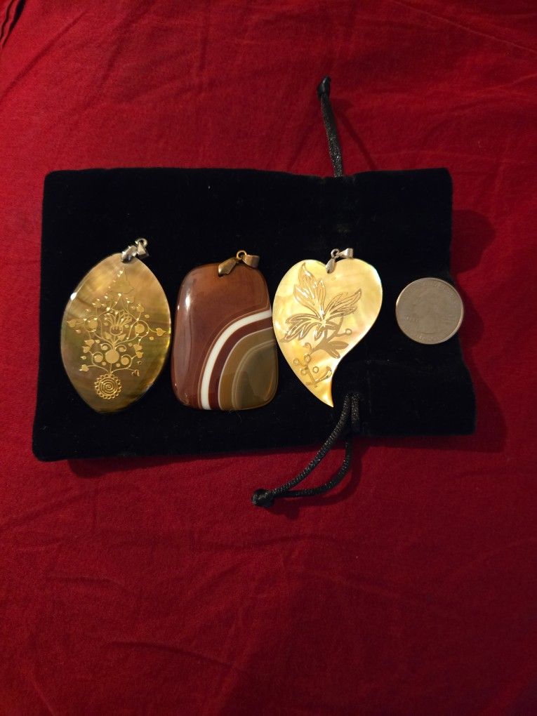 3 Pendants