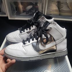 NIKE DUNK HIGH SE