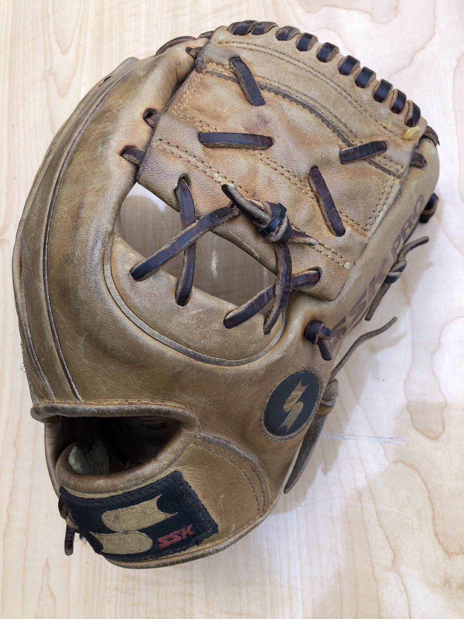 SSK Pro Series Baseball Glove Sz 11” Quality Glove In Solid Condition Have More Baseball And Softball Equipment $70 firm